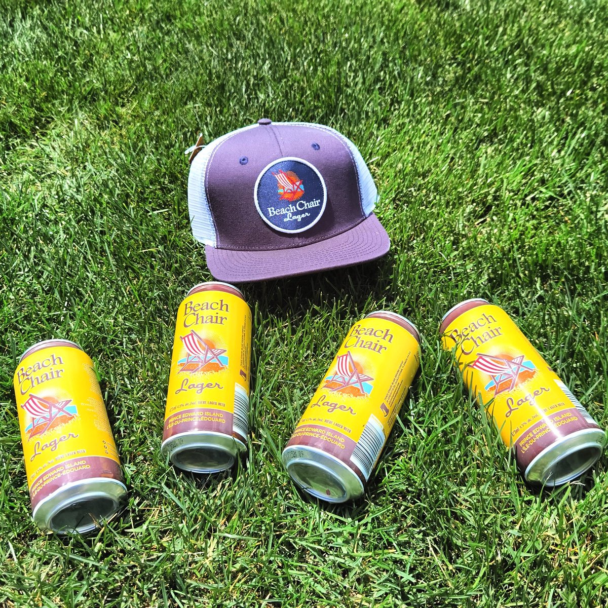 MoVernie's tweet photo. [#CRAFTBEERSERIES] Hot Sunny Weather!

Say HI to "Beach Chair" lager by @gahanbeer, brewed in #Charlottetown, PEI.

A crisp, refreshing handcrafted lager that combines Canadian Pilsner malt &amp; subtle spicy aroma of noble hops.

[Partnered]

#GahanBeer #Gahan #PEI #CraftBeer https://t.co/TW8lrUnU5W