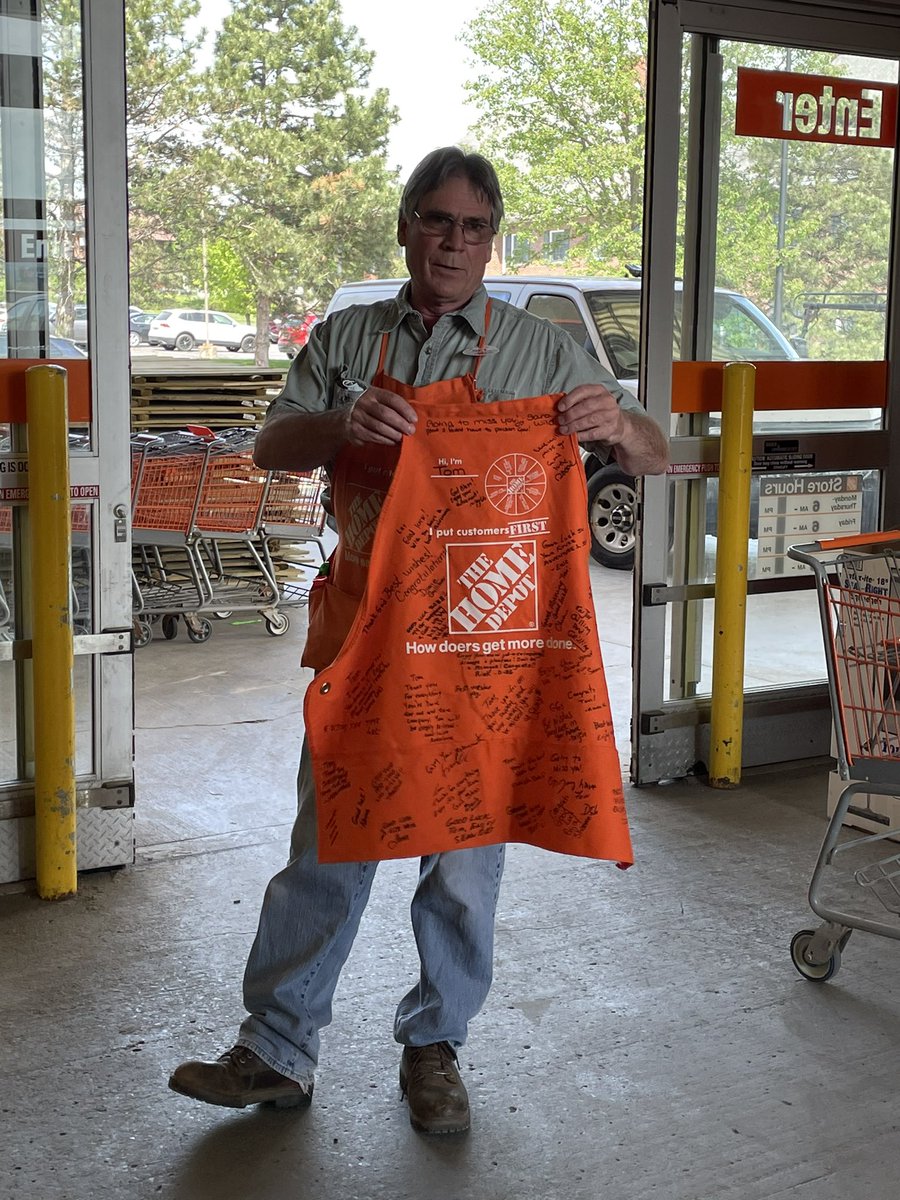 After 18 1/2 years we said goodbye to our pro dh. Have a great retirement Tom!
<a href="/SoniaStocking/">Sonia Stocking</a> <a href="/mrssarawild/">Sara Wild</a> @HRJohnH <a href="/scottraymond213/">Scott Raymond</a>