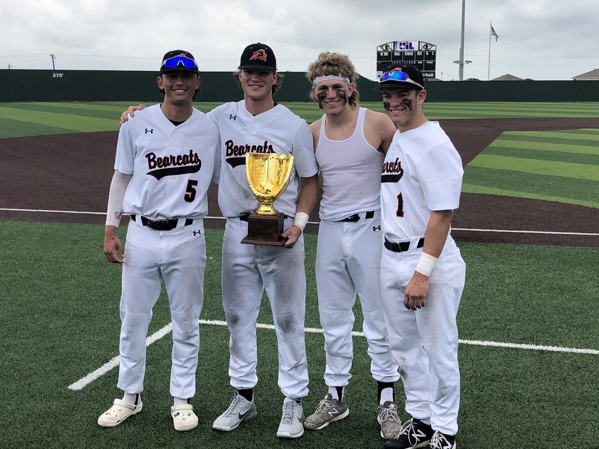 Aledo’s “No Fly Zone” OF and that DH dude⚾️👀⚾️