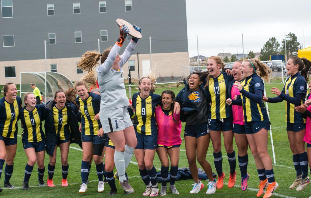 ainsley_basich2's tweet photo. Region Champs 🤩🤩 https://t.co/K3HwuDT6eu