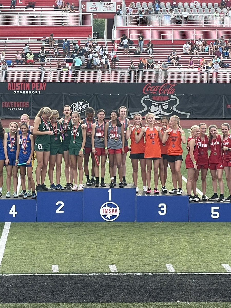 kile_sarah's tweet photo. Girls 4x400 first ever FLMS 1st place win. Awesome group of girls. @FLMSBraves @PhillyWarriors 3rd place overall girls finish. https://t.co/r1l8zlwe2w