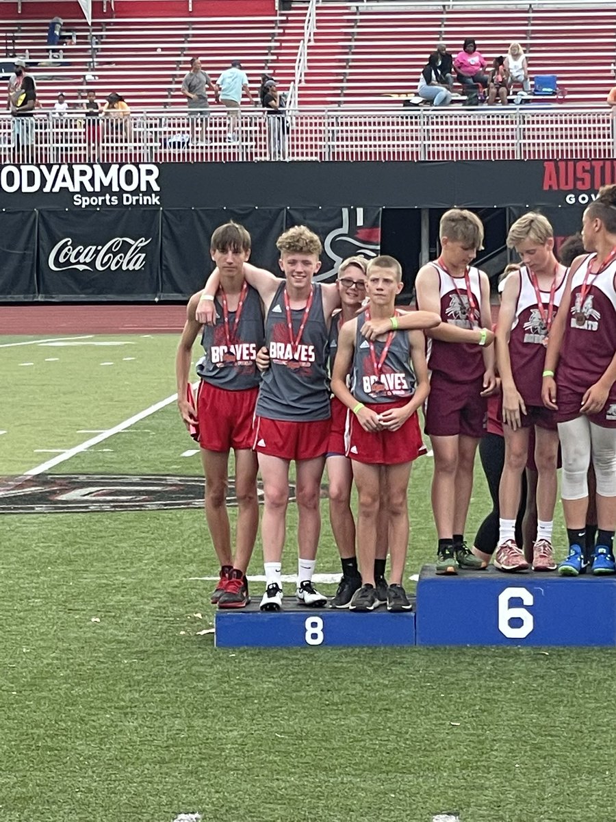 kile_sarah's tweet photo. Love this crazy group of boys. 8th place finish for the 4x4 team! @FLMSBraves @PhillyWarriors https://t.co/KrsyLlI87A