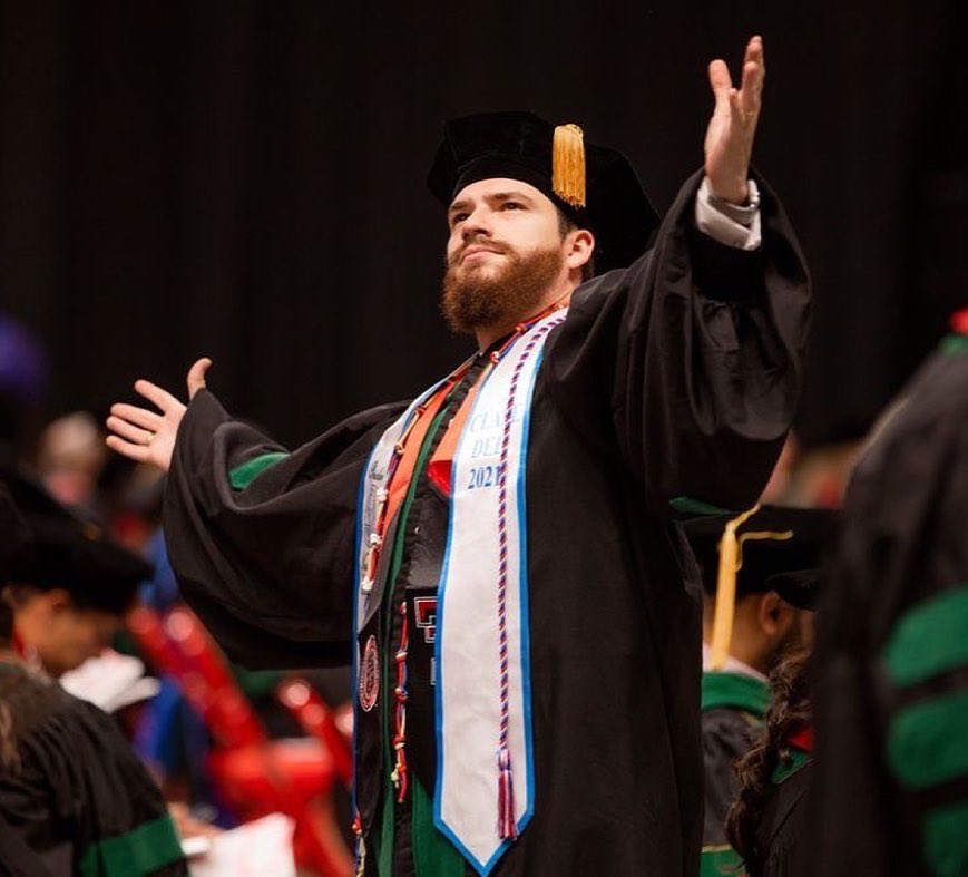 ttuhscmed's tweet photo. Congratulations to all of our amazing graduates who celebrated their commencement ceremony in Lubbock this afternoon! We look forward to watching you all do incredible things! 🎓🎉 #TTUHSCgrad https://t.co/jbtAZVBGBB