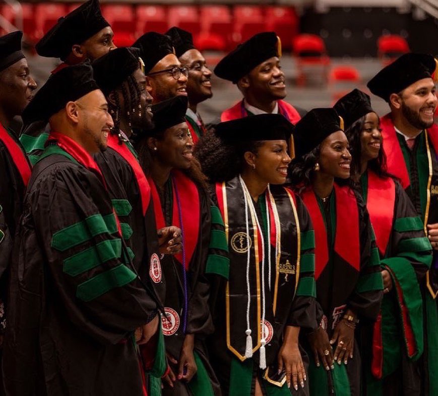 ttuhscmed's tweet photo. Congratulations to all of our amazing graduates who celebrated their commencement ceremony in Lubbock this afternoon! We look forward to watching you all do incredible things! 🎓🎉 #TTUHSCgrad https://t.co/jbtAZVBGBB