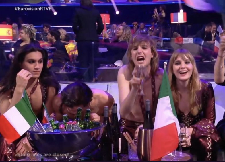 Ksh_Kitty's tweet photo. ¿”Primer puesto” o “primero puesto”? 
Creo que ha habido confusión #EUROVISION https://t.co/kWHaz8oyHe