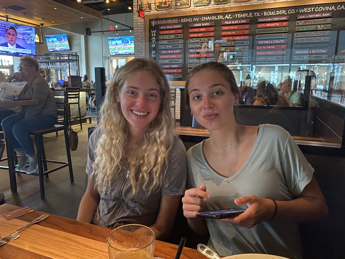 DHooverBeetFCPS's tweet image. Finally taking my own advice and enjoying time with family visiting and dinner out with them and my husband. #breakfromwork #timewithfamily