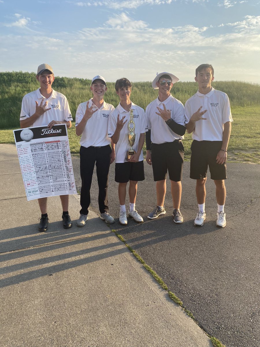 oneputttony's tweet photo. 2021 ORVC Conference Champs! @joshuaclark2021 low medalist shooting a 1 under par, 70. @ripleysportsde1 @wrbiradio @eagle993 https://t.co/l1v0uDBEJO