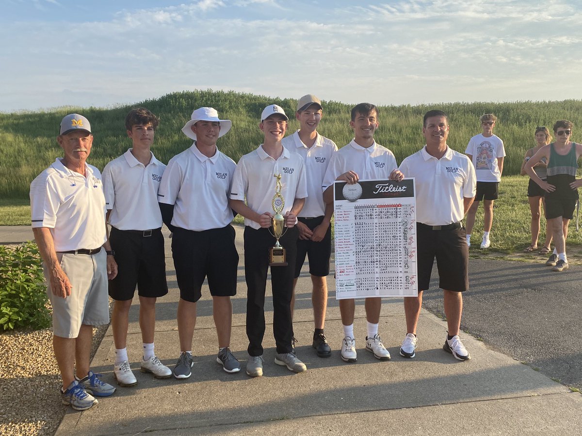 oneputttony's tweet photo. 2021 ORVC Conference Champs! @joshuaclark2021 low medalist shooting a 1 under par, 70. @ripleysportsde1 @wrbiradio @eagle993 https://t.co/l1v0uDBEJO
