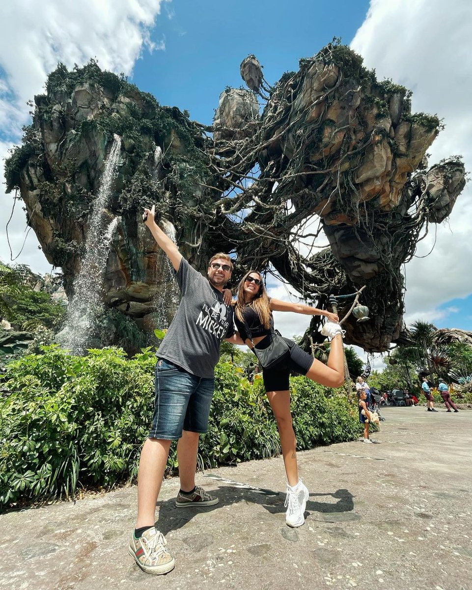 Anitta's tweet photo. 4 parks in 1 day… tomorrow I’m not walking https://t.co/Y3g6Ql0B8s