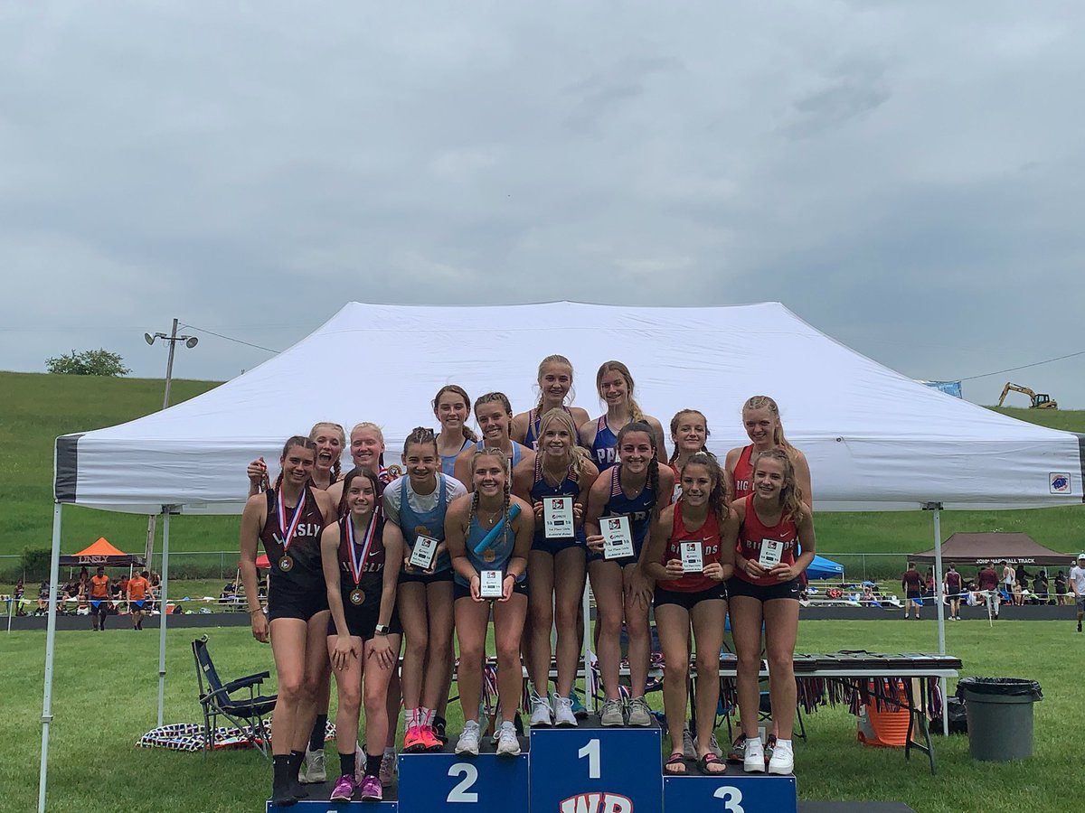 LinslyTrack's tweet photo. The 4x8 relay team of Sara Campsey, Liv Torner, Resi Anderson, and Ally Hicks place 4th! https://t.co/eqcVMfttbK