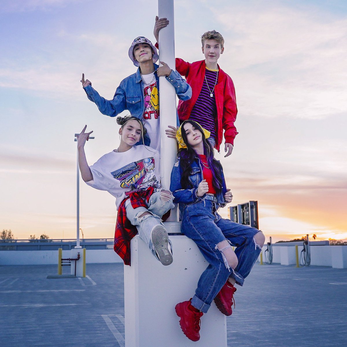 Make sure you check out our BRAND NEW video for Drivers License 📹 📹 We had a blast we recording it 💞🥰💯 Watch here 👉 linktr.ee/wearefuturepop #driverslicense