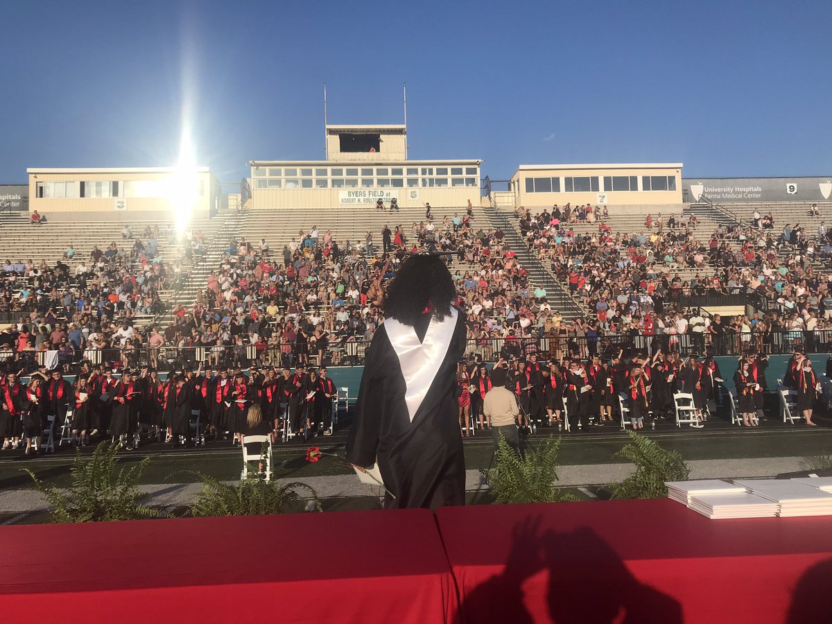 CharlesSmialek's tweet photo. Senior Class President Maya Ekechi leads her peers in the ceremonial tassel switch, symbolizing their graduation from high school. Congratulations Parma Senior High School Class of 2021! https://t.co/miI3SrdbmX