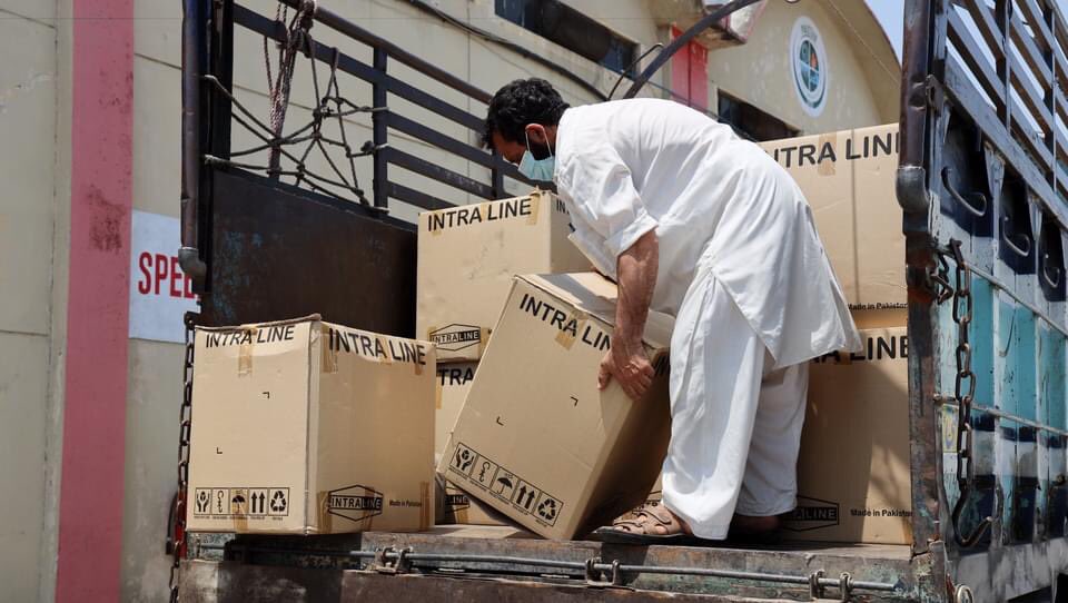 InsideOCB's tweet image. Médecins Sans Frontières / MSF has made a donation of Personal Protective Equipment which includes face masks, gloves, gowns and hand sanitisers to the National Disaster Management Authority, Pakistan on 20th May 2021. The donation will be used at the national level in response