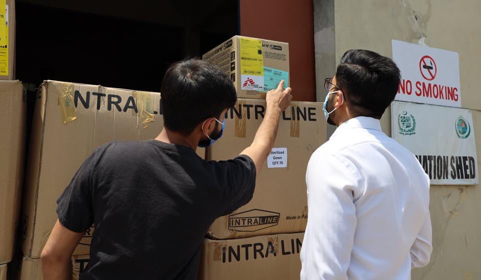 InsideOCB's tweet image. Médecins Sans Frontières / MSF has made a donation of Personal Protective Equipment which includes face masks, gloves, gowns and hand sanitisers to the National Disaster Management Authority, Pakistan on 20th May 2021. The donation will be used at the national level in response