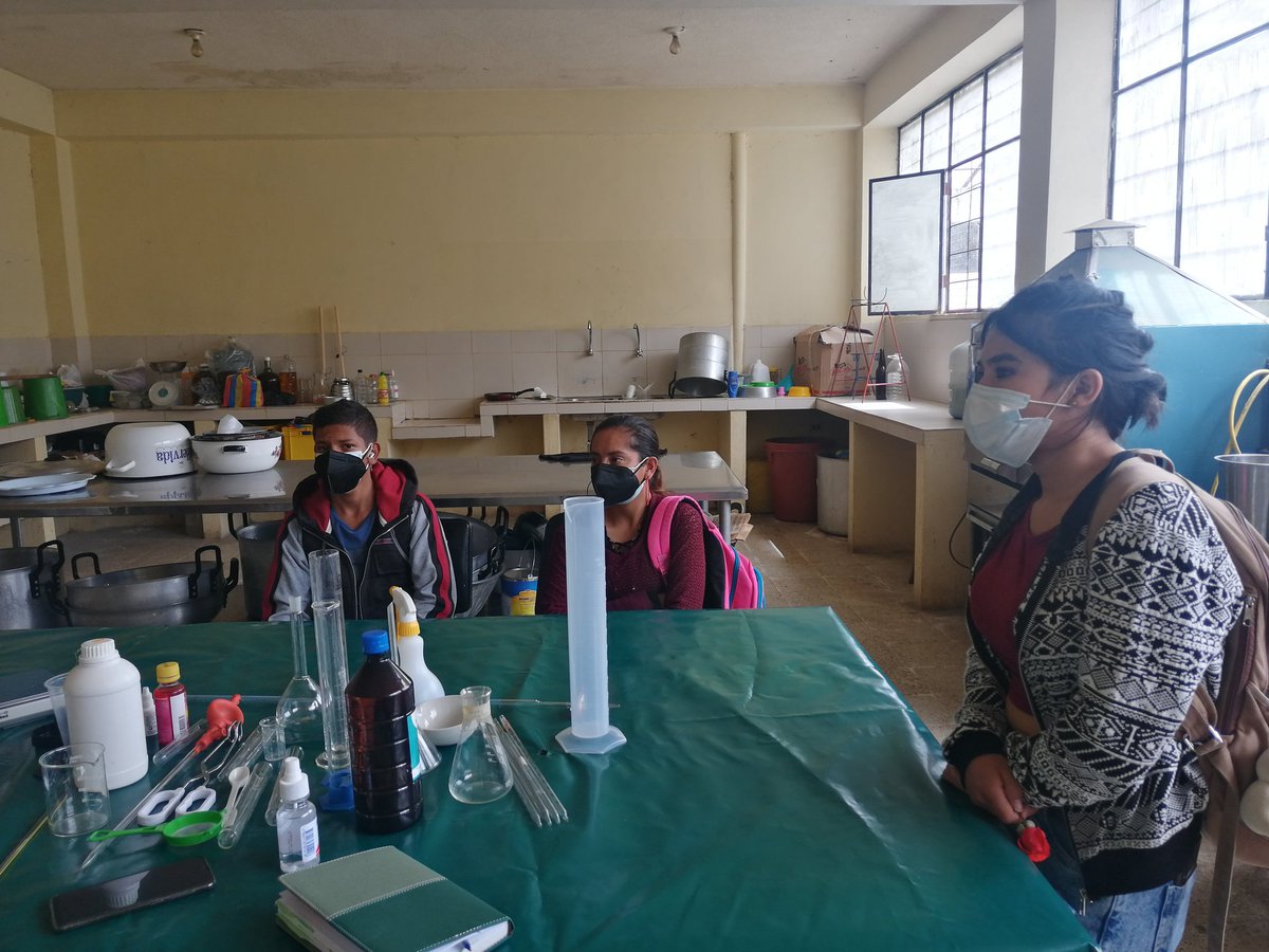 elsicasty's tweet photo. El bachillerato Técnico productivo en la Ueg Gonzanamá, permite generar nuevos aprendizajes que conducen al emprendimiento.
#BTPEspecializaciónElaboradosLácteos
#Distrito11D06
#SiALaEducacion
@magdasalazarg
@EducacionZ7_Ec https://t.co/q0EGuAJBN8