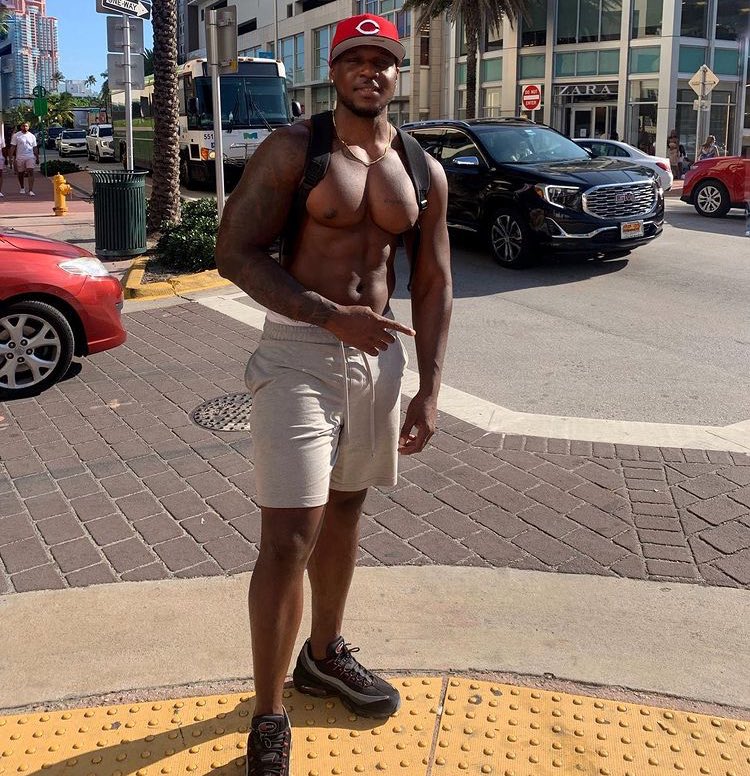 1000Homosexual's tweet photo. Me fascina este hombre 🔥🔥🔥 https://t.co/V8hZmnEhmW