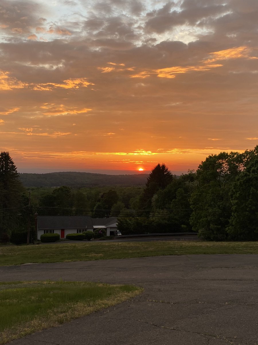 ipierce_36's tweet photo. @Eweather13 sunset in Tolland facing BDL https://t.co/5mIfNBYOgK