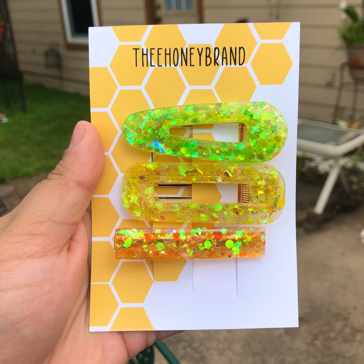channxtdoor's tweet photo. ✨🐝 SHOP UPDATE 🐝✨

these items + many more are now available in my etsy shop! 

https://t.co/lS37dYOADv https://t.co/kXO9PGSaki