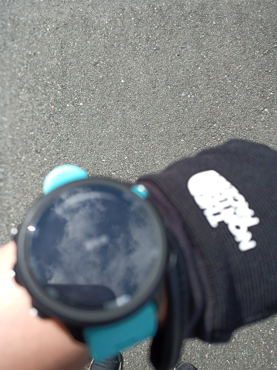 ogamyon's tweet photo. 5kmラン、Complete🏃

動画撮ってるつもりが、写真やったの今気づいた…ボケてますね🤯
シェイプアップ始めたの��気持ちランが軽くなった。更に絞ります🏋️👍

#朝ラン
#朝活
#ランニング
#ジョギング
#Vo2max 47 https://t.co/IOUL7FfDLL