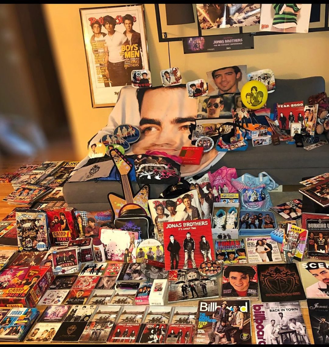 joejonas's tweet photo. Almost done packing for tour! #rememberthistour https://t.co/bgqfgpcfTZ
