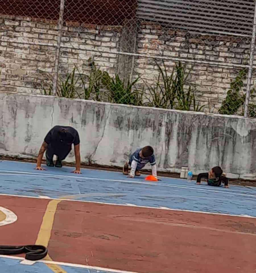 PatriaLasVegas's tweet photo. Seguimos haciendo deporte en nuestra comunidad Las Vegas de Táriba con los profes @SoyEddaReyes @Pereznoguera1 niños y adultos compartiendo una vida sana. 
#Salud
#Deporte
#21may
#GarciaCarneiro
#Táchira #SanCristóbal
@FreddyBernal @Juntosxtachira1 @tachira_gmas @Concjo_Cardenas https://t.co/oNQsXtkdci