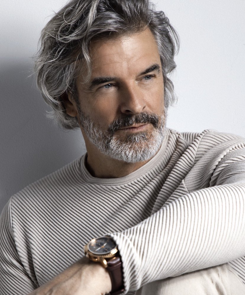 emmelnie's tweet photo. Remember Mike Dale, the romance cover model from the 90s who was on so many books, especially Westerns? That was him then. And this is him now. 

You’re welcome. 

#silverfox #romancenovels https://t.co/YCMu9LWEhY