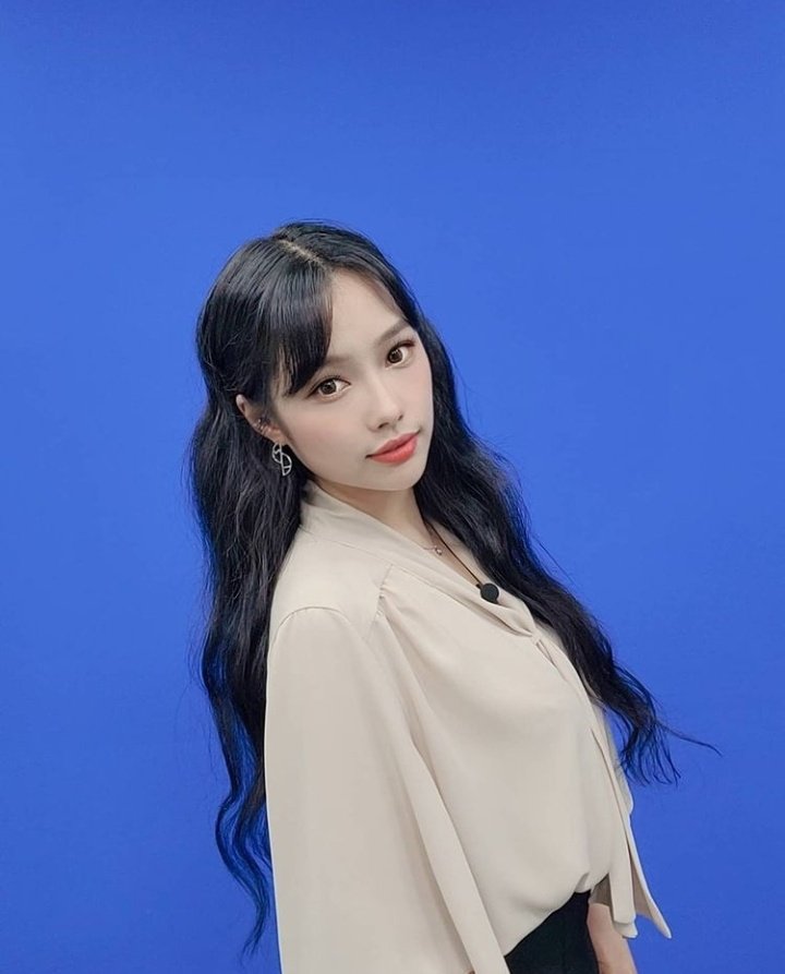 misobrazil's tweet photo. [22/05/21] os pedidos de socorro atendidos!! atualização da miso em seu instagram official (@/miso_mmss)

"sorria de modo sério!! 👀" https://t.co/wGWlO5ajql