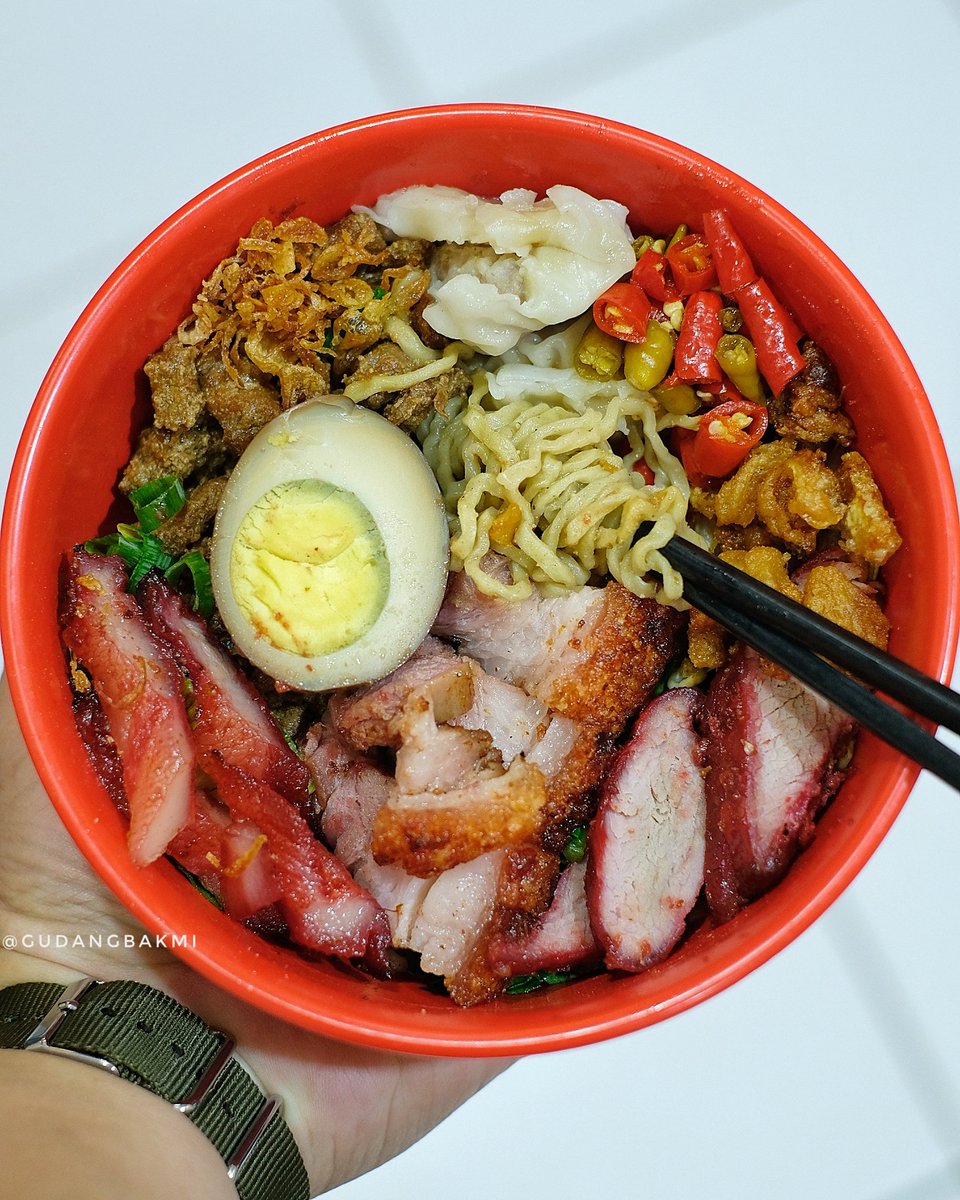 culinarypurple's tweet photo. Seporsi Bakmi keriting khas Medan dengan topping² indah nya euy..
.
RM TRI BUKIT MEDAN
IG @tribukitmedan
Pasar Modern (Lama) BSD City Pintu Barat Los K-26
BSD City - Serpong, Tangsel
📞/Whatsapp 0822-13069888 / 0859-39669809
.
#TaunyaMakan #CPurple https://t.co/smqrGrp3Uf