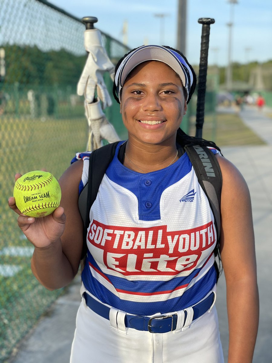 JDawson_20's tweet photo. Dropping dingers in the sunshine state. 🌞 #SYElite #powerhitter @alicja_wolny 
@ahonkofskyathl1 @coachbri15 @jsfultz @TGA_CoachAllen @IHartFastpitch @Gosset41 @planoeastsb @Sports_Recruits @TFLfastpitch https://t.co/wySKk5wel0