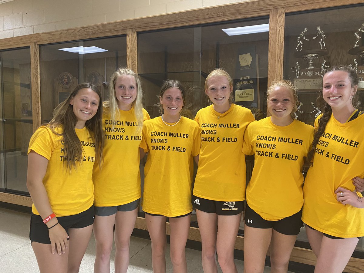 AbbiCataldo's tweet photo. Best group of girls I have ever come across❤️ Good luck in your futures!! I love you all🖤💛 And a huge thank you to the best group of coaches to ever coach track and field!! I love you guys❤️Go Rams!! @SEPGirlsXC https://t.co/sBdZ012zXR