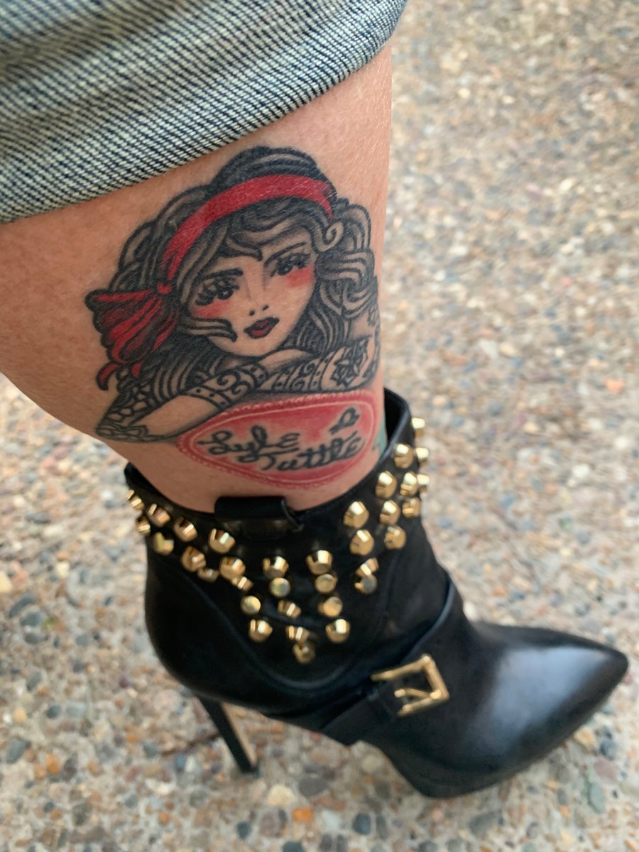 FrauFreakShow's tweet photo. #hookerboots #heelworship #highheels #stud #lyletuttle #tattooedmodels #tattoo #oldschool #selfie https://t.co/25ZJFrVk31