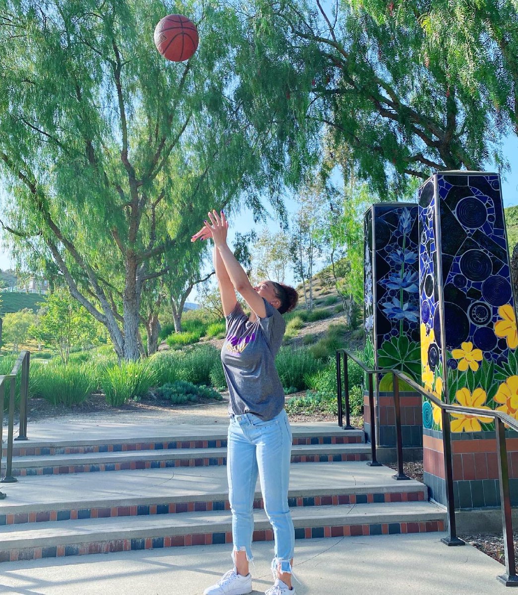 TiarahGalvan's tweet photo. I am super excited to announce that I will be continuing my academic and basketball career at Eastern Arizona next year! I would like to thank God, my parents, sister, family, trainers and coaches for supporting me throughout the years! Go Gila Monsters!💜💛🦎 https://t.co/giZxmdwu0H