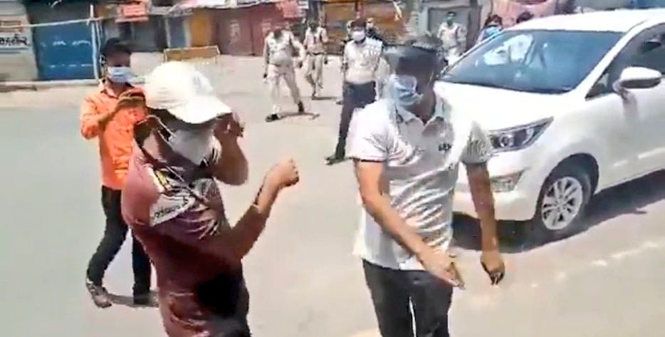 Deepakkhatri812's tweet photo. An administrative officer committing such an unfair act is certainly not excusable, for this a crime should be registered against him and he should be suspended immediately.

#SuspendRanbirSharmaIAS https://t.co/8quAmaZCa1