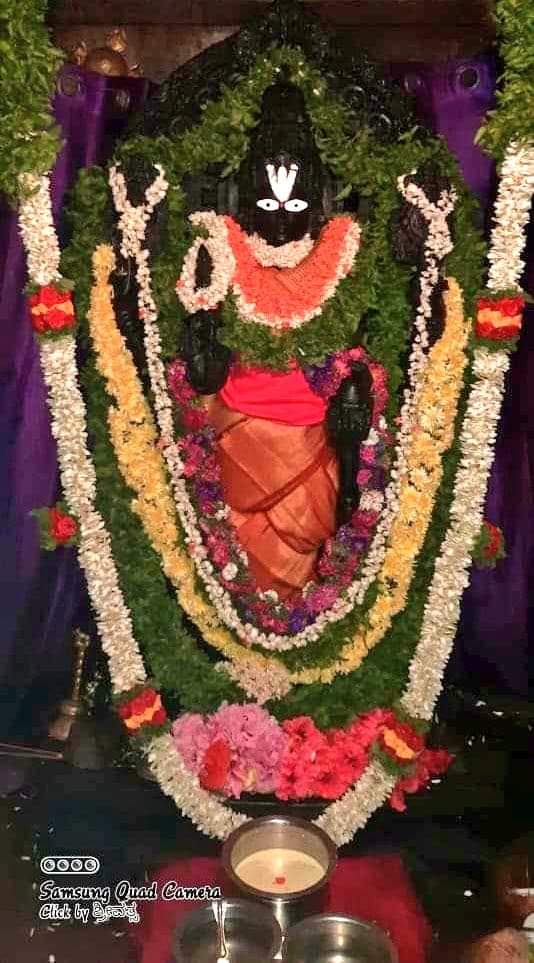 hamsanandi's tweet photo. Here is the Lakshmikeshava murthi, from Kowshika.The painting in the quoted tweet depicts this murti. https://t.co/z52ru6omgG