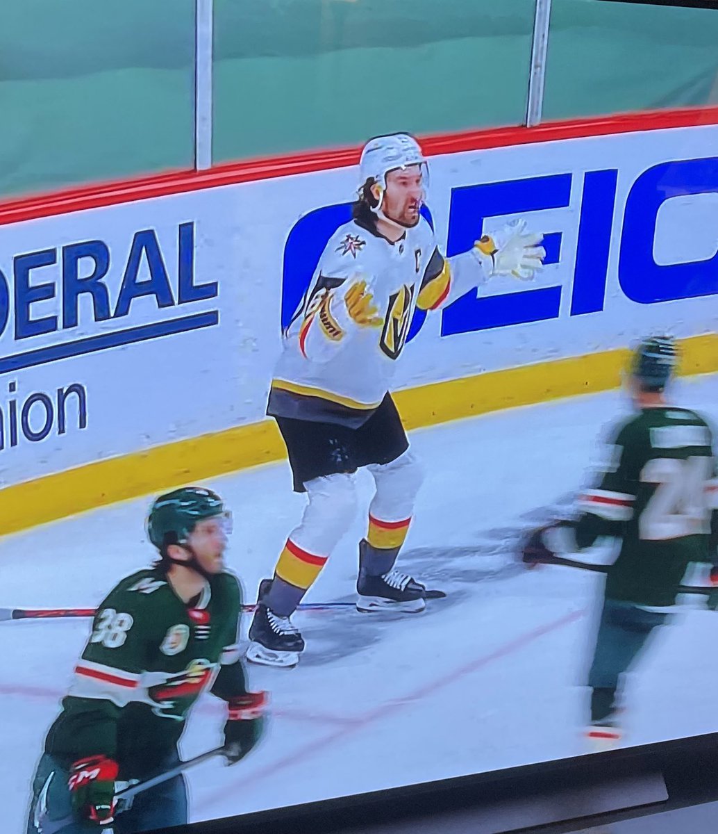 Ephedra007's tweet photo. ARE YOU NOT ENTERTAINED?! #VegasBorn #CaptainStone https://t.co/f02a6HLuqA