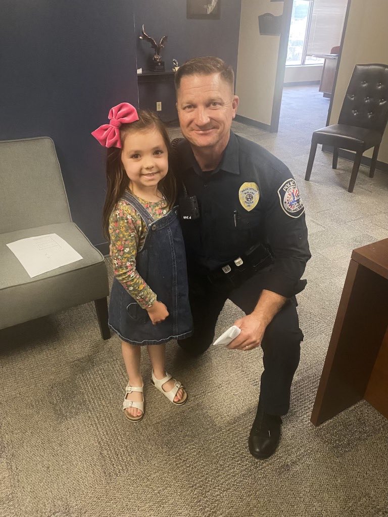 MidlandTxPD's tweet photo. We have to give a big S/O to one of our smaller citizens, Emmaleigh, who had a lemonade stand to raise funds for MPD.  

In one day, she made over $1100 that will go towards protective equipment for our personnel.

Thank you Emmaleigh!! We love our community! https://t.co/lBZFy0koEj