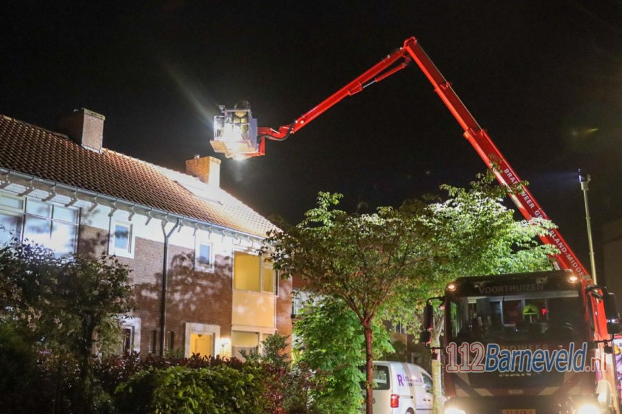 Brandweer blust schoorsteenbrand aan de Margrietlaan in #Voorthuizen. 112Barneveld.