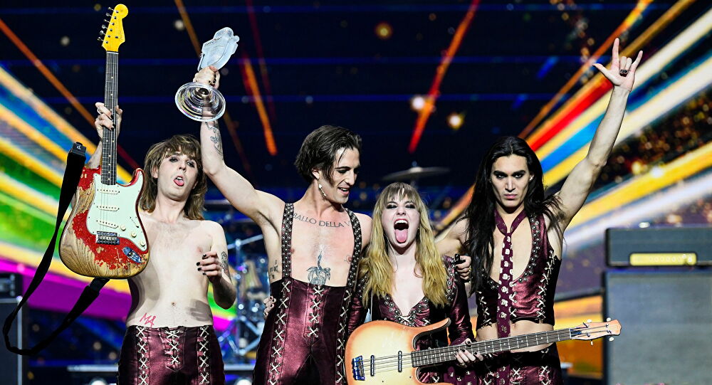 WORLDMUSICAWARD's tweet photo. Rock Band #Maneskin wins this years' #Eurovision  Song Contest for Italy!💪✨🇮🇹🥇🌍🎶🏆👑👑👑👑💖
https://t.co/voIKiI1GUN https://t.co/RqxioQlrND