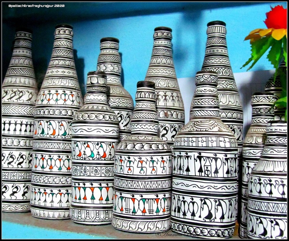 ISachikant's tweet photo. Tribal Paintings On Glass Bottles.
Heritage Village Raghurajpur.
It can be washable
DM for ORDERS 📩
7873413607
@pattachitraofraghurajpur.2020
#explorepage #Explore #exploreindianculture #IncredibleIndia #homedecorideas #showpeace #ArtistOnTwitter #artshare #buyartonline #art https://t.co/hcEEJYfYlB