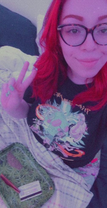 How's your Saturday night? I'm watching UFC, drinking mango margaritas and rolling a fat blunt 🤭💙 https://t<a href="/tag/positivevibesonly"class="tags"><span>#positivevibesonly</span></a><a href="/tag/sweetheart"class="tags"><span>#sweetheart</span></a><a href="/tag/curvygirl"class="tags"><span>#curvygirl</span></a><a href="/tag/stonergirl"class="tags"><span>#stonergirl</span></a>