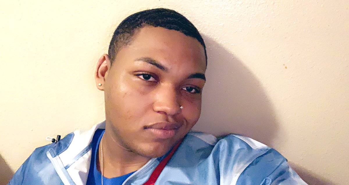 B22Bubb's tweet photo. THE FACE:
THIS IS ME WITH-WITHOUT FILTER

#Melanin #model #blackmodel #melaninpoppin #Blackisbeautiful #flames #blue #checkmeout #photography #selfie #selfiesaturday #waves #fyp #explore #like4like #💙 https://t.co/g6Hbg0t1Dk
