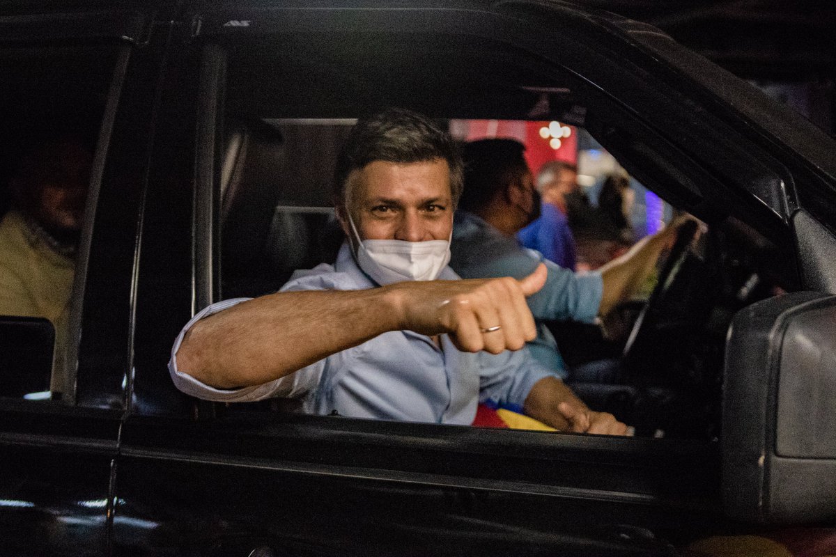 ADJFotografia's tweet photo. El dirigente político @leopoldolopez visitó la ciudad de #Guayaquil en donde se reunió con sus coterráneos. 
Fotos Angel Dejesús. https://t.co/S30qLkK09c