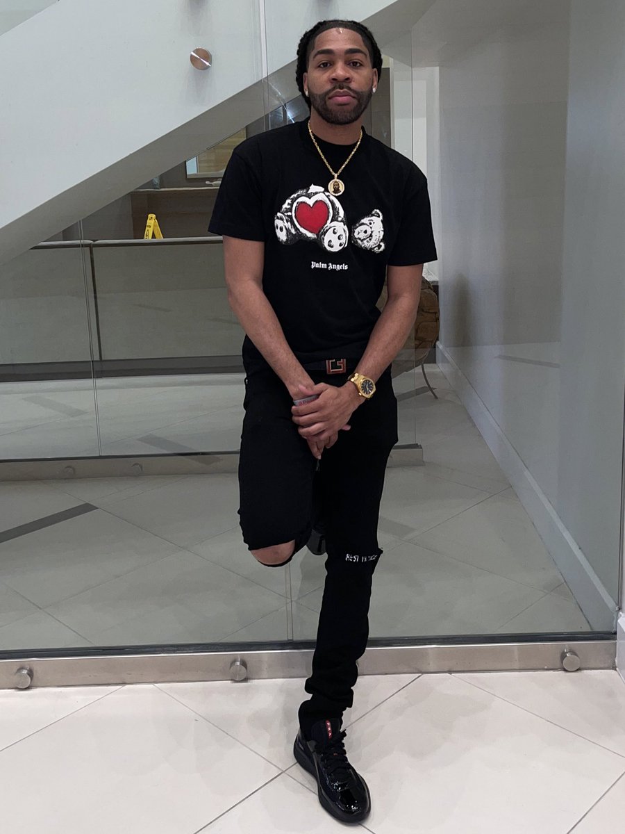 DANG_STEADY's tweet photo. PRADA❌FENDI❌PALM ANGELS❌R+A I GOT ONNA FEW FLAVORS‼️💪🏽🥶 #DANG✈️ #RIPQUISE https://t.co/Mc16dCpKMq
