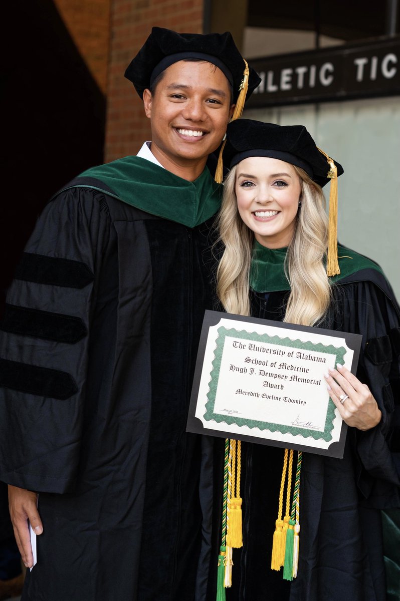 ThomleyMe's tweet photo. DR. &amp; DR. CASALS 🥰🤍🖤 Feeling truly overwhelmed and grateful for my MD!!!!! https://t.co/B2j2Qfvjky