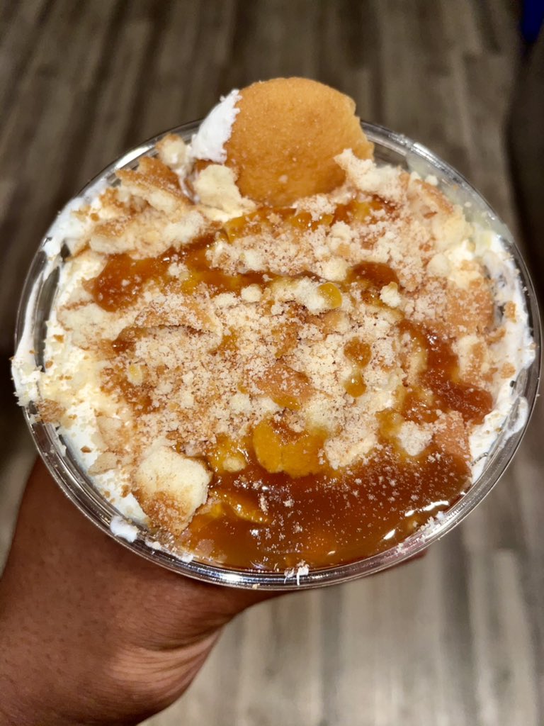 flexeatss's tweet photo. Caramel cheesecake banana pudding 🤤 https://t.co/HR4RvXtF21