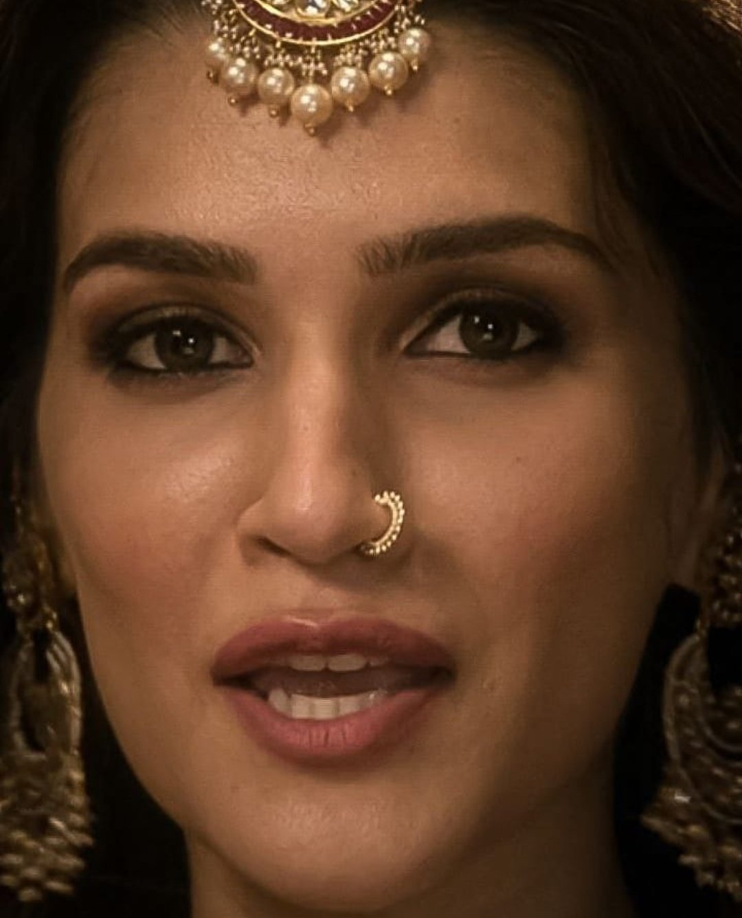 Punjabi nose pin deals