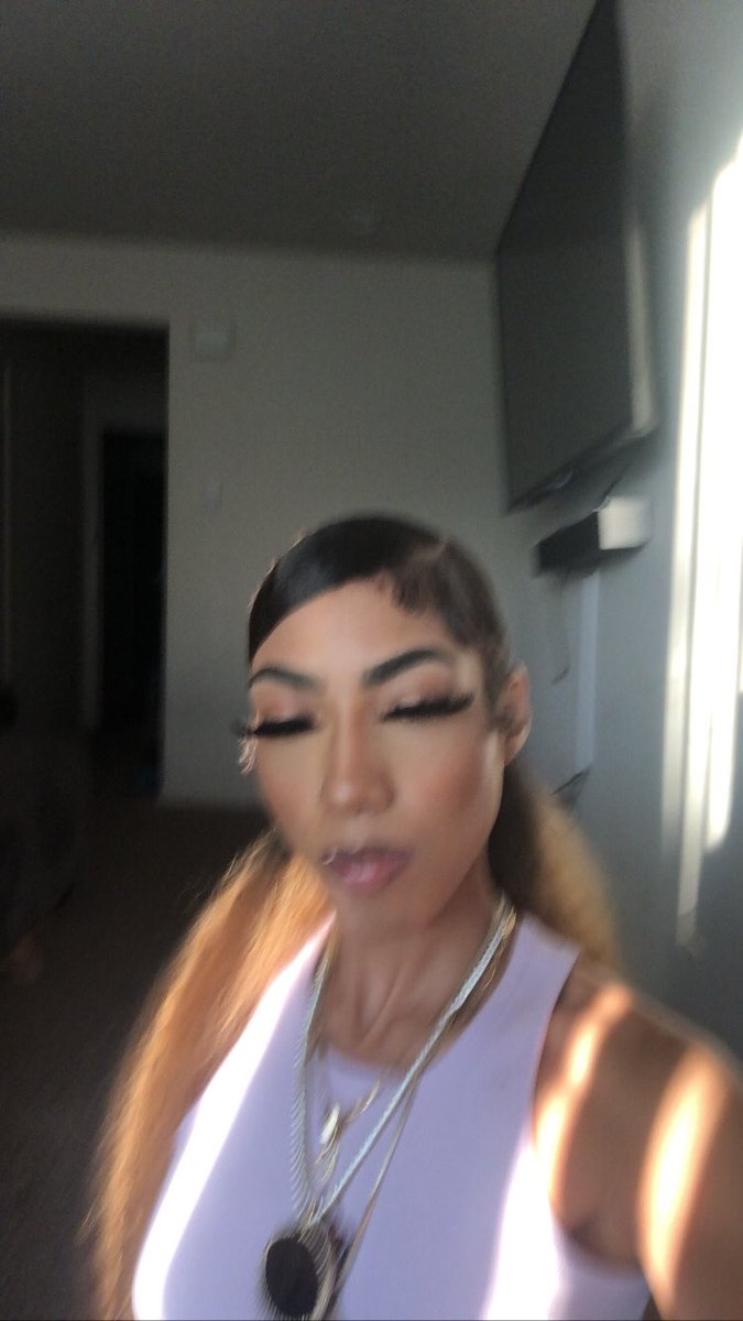VMVNI_'s tweet photo. “ this is her.” https://t.co/fI1Rc1v6xk