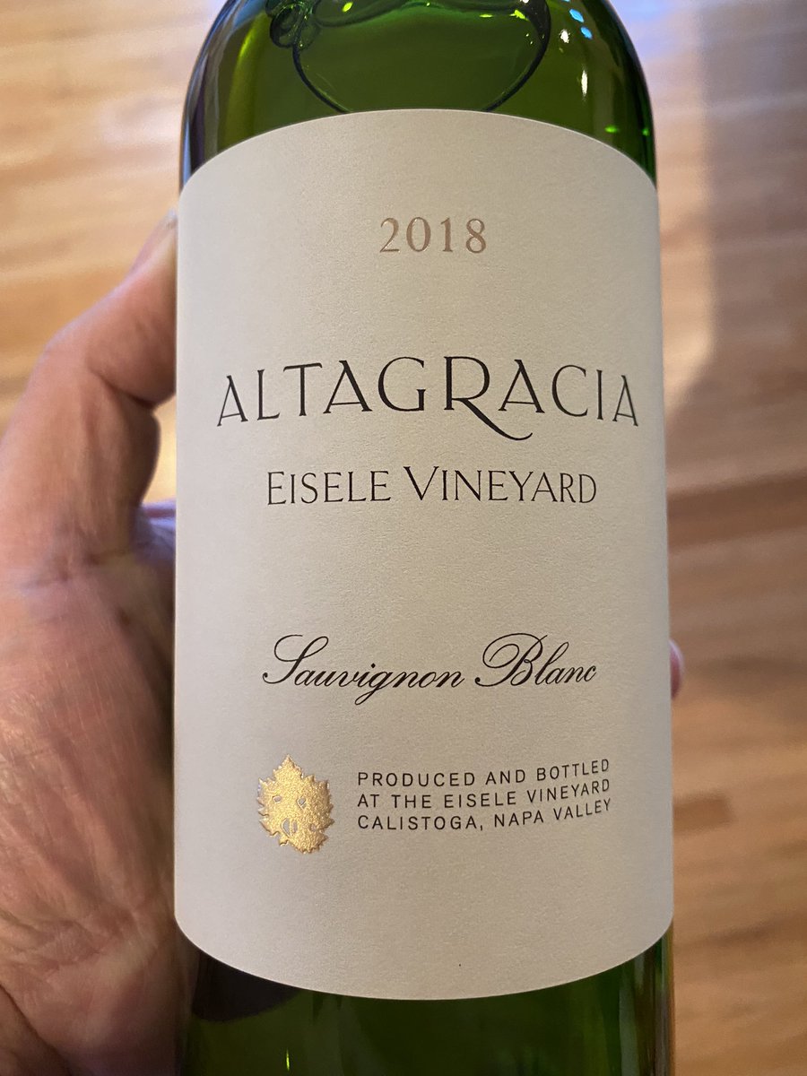 dennis_p's tweet image. Always feel fancy when the evening’s bottle of wine comes wrapped…. A very good friendly Sauvignon Blanc to go with tonight’s meal…. A 2018 #Eisele #Altagracia