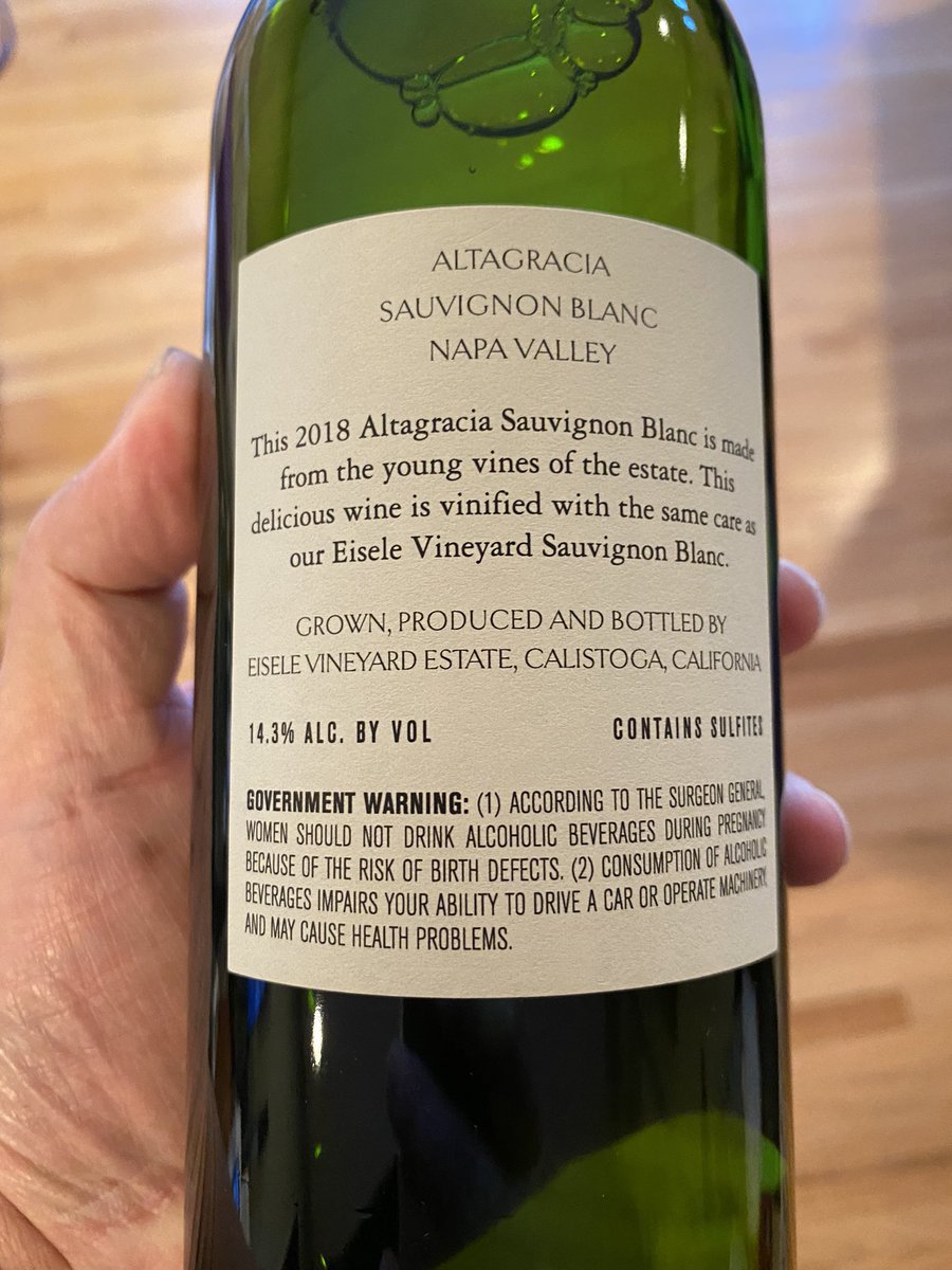 dennis_p's tweet image. Always feel fancy when the evening’s bottle of wine comes wrapped…. A very good friendly Sauvignon Blanc to go with tonight’s meal…. A 2018 #Eisele #Altagracia