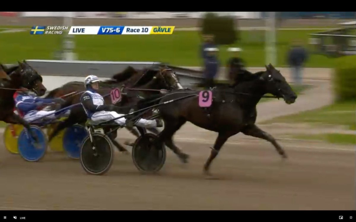 Gareth Boko wins in 1.09,6 Prins Daniels Lopp, now eligible in Elitloppet. 1.09,6 fastest time Europe this year👌Trainer Riordan, driver Magnus Djuse, owners Boko Stables &amp; HS Trav AB 🍾 Not 100% sure we start in Elitlopp, most important thing isGareth Boko feels good tomorrow 🙏